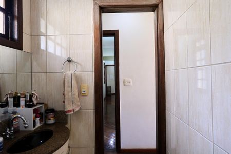 Casa à venda com 300m², 4 quartos e 4 vagasBanheiro da Suíte