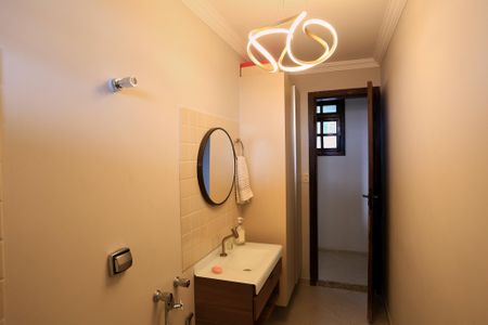 Casa à venda com 300m², 4 quartos e 4 vagasBanheiro