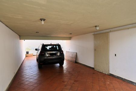 Casa à venda com 300m², 4 quartos e 4 vagasGaragem