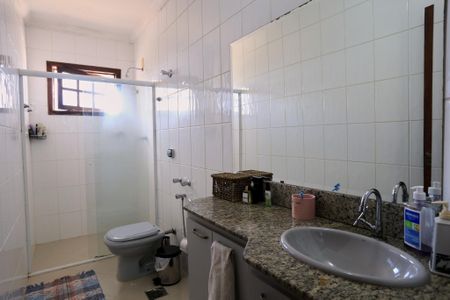 Casa à venda com 300m², 4 quartos e 4 vagasBanheiro 1