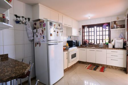 Casa à venda com 300m², 4 quartos e 4 vagasCozinha