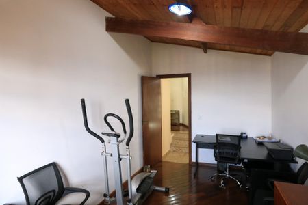 Casa à venda com 300m², 4 quartos e 4 vagasEscritório