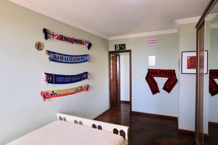 Casa à venda com 300m², 4 quartos e 4 vagasQuarto