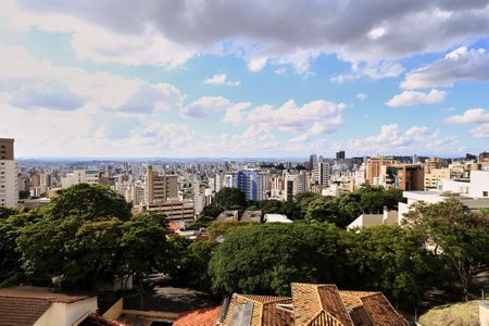 Casa à venda com 300m², 4 quartos e 4 vagasEscritório