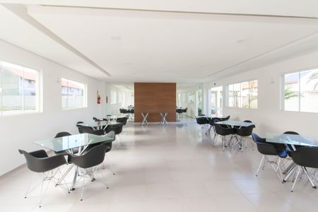 Apartamento para alugar com 40m², 2 quartos e 1 vaga Apartamento para alugar com 40m², 2 quartos e 1 vagaÁrea comum - Salão de festas