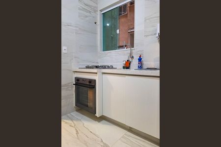 Apartamento à venda com 77m², 2 quartos e sem vagaCozinha