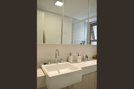 Apartamento à venda com 136m², 2 quartos e 2 vagasBanheiro da Suíte 2
