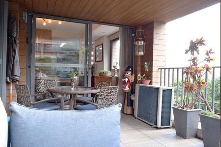 Apartamento à venda com 136m², 2 quartos e 2 vagasVaranda