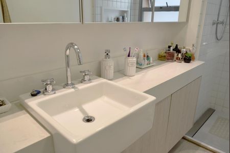 Apartamento à venda com 136m², 2 quartos e 2 vagasBanheiro da Suíte 2