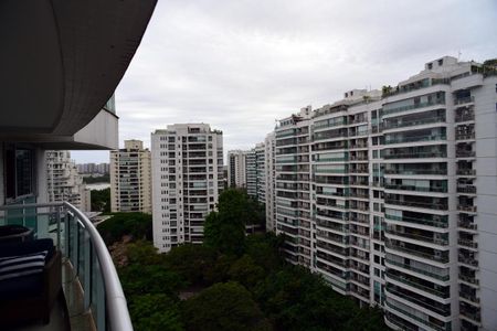 Apartamento à venda com 120m², 3 quartos e 2 vagasVaranda