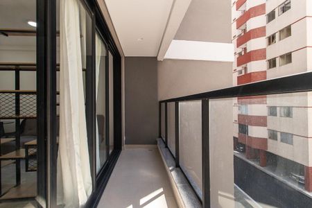 Sacada de kitnet/studio para alugar com 1 quarto, 33m² em Cristo Rei, Curitiba