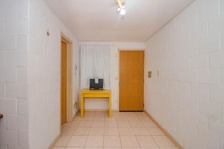 Sala de apartamento para alugar com 2 quartos, 40m² em Rubem Berta, Porto Alegre