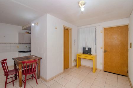 Sala de apartamento para alugar com 2 quartos, 40m² em Rubem Berta, Porto Alegre
