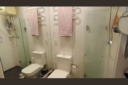 Banheiro de apartamento para alugar com 1 quarto, 49m² em Higienópolis, Porto Alegre