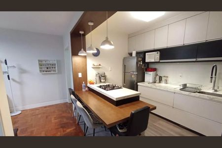 Cozinha de apartamento para alugar com 1 quarto, 49m² em Higienópolis, Porto Alegre