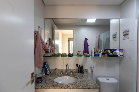 Apartamento à venda com 78m², 2 quartos e 1 vagaBanheiro da Suíte