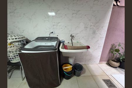 Casa à venda com 129m², 3 quartos e 1 vagaÁrea de Serviço