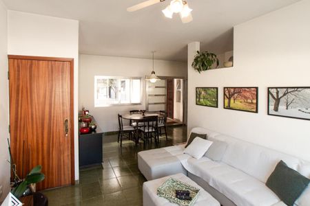 Casa para alugar com 454m², 5 quartos e 4 vagas Casa para alugar com 454m², 5 quartos e 4 vagasCasa 2 - Sala
