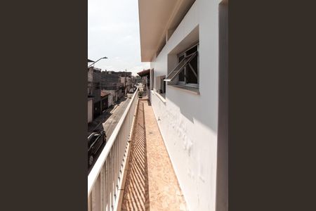 Casa para alugar com 454m², 5 quartos e 4 vagas Casa para alugar com 454m², 5 quartos e 4 vagasQuarto 2 - Varanda