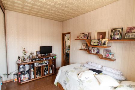 Casa para alugar com 454m², 5 quartos e 4 vagas Casa para alugar com 454m², 5 quartos e 4 vagasQuarto 1