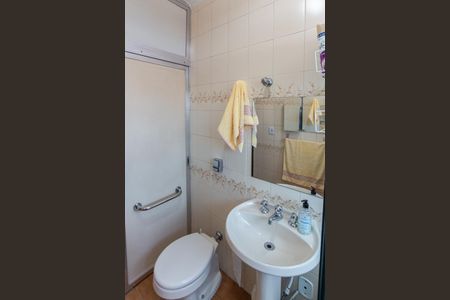 Casa para alugar com 454m², 5 quartos e 4 vagas Casa para alugar com 454m², 5 quartos e 4 vagasBanheiro