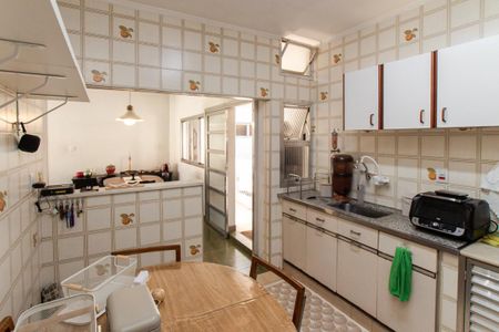 Casa para alugar com 454m², 5 quartos e 4 vagas Casa para alugar com 454m², 5 quartos e 4 vagasCasa 2 - Cozinha