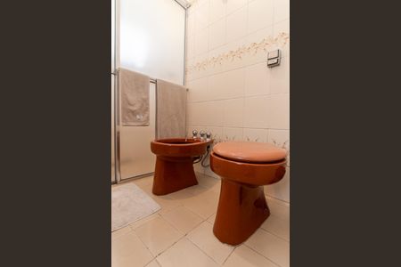 Casa para alugar com 454m², 5 quartos e 4 vagas Casa para alugar com 454m², 5 quartos e 4 vagasCasa 2 - Banheiro
