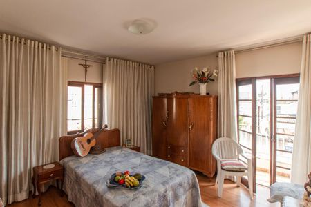 Casa para alugar com 454m², 5 quartos e 4 vagas Casa para alugar com 454m², 5 quartos e 4 vagasQuarto 2