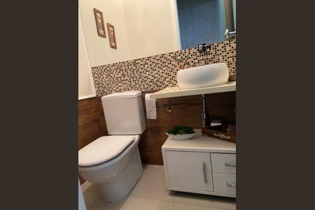 Casa à venda com 116m², 2 quartos e 2 vagasSala - Lavabo