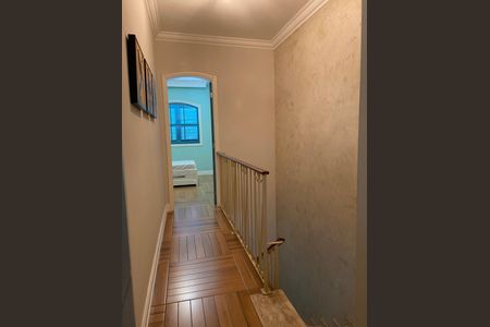 Casa à venda com 116m², 2 quartos e 2 vagasCorredor acesso aos Quartos