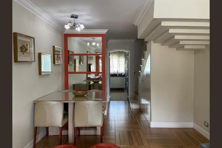 Casa à venda com 116m², 2 quartos e 2 vagasSala