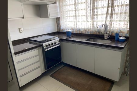 Casa à venda com 116m², 2 quartos e 2 vagasCozinha