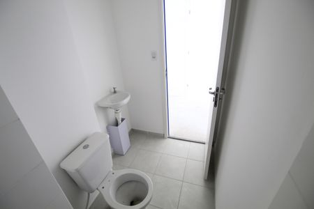 Banheiro de kitnet/studio para alugar com 1 quarto, 24m² em Sé, São Paulo
