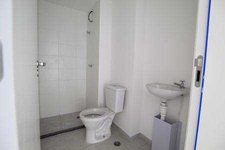 Banheiro de kitnet/studio para alugar com 1 quarto, 24m² em Sé, São Paulo