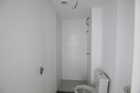 Banheiro de kitnet/studio para alugar com 1 quarto, 24m² em Sé, São Paulo