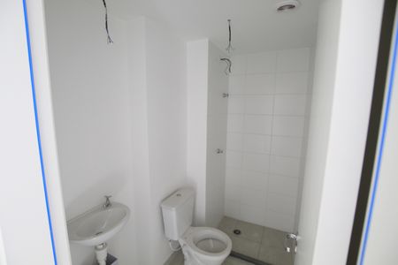 Banheiro de kitnet/studio à venda com 1 quarto, 24m² em Sé, São Paulo