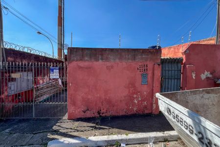 Casa para alugar com 200m², 2 quartos e 5 vagas Casa para alugar com 200m², 2 quartos e 5 vagasFachada