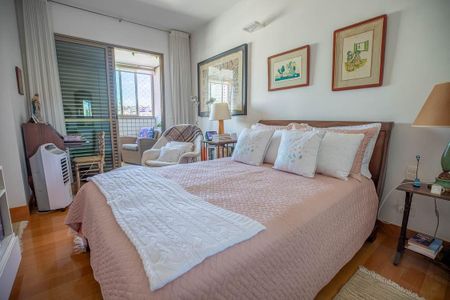 Apartamento à venda com 172m², 4 quartos e 3 vagasQuarto Suíte 1