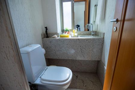 Apartamento à venda com 172m², 4 quartos e 3 vagasLavabo 