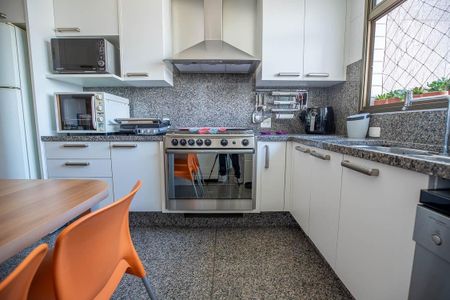 Apartamento à venda com 172m², 4 quartos e 3 vagasCozinha 