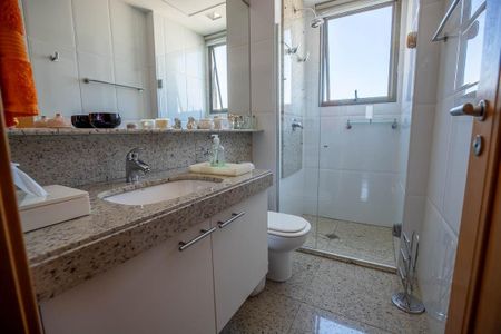 Apartamento à venda com 172m², 4 quartos e 3 vagasBanheiro Social 