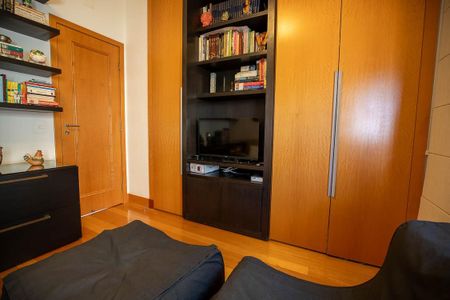 Apartamento à venda com 172m², 4 quartos e 3 vagasQuarto 4