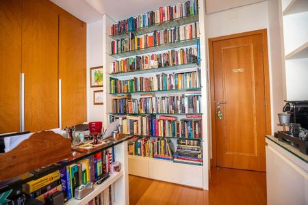 Apartamento à venda com 172m², 4 quartos e 3 vagasQuarto 3