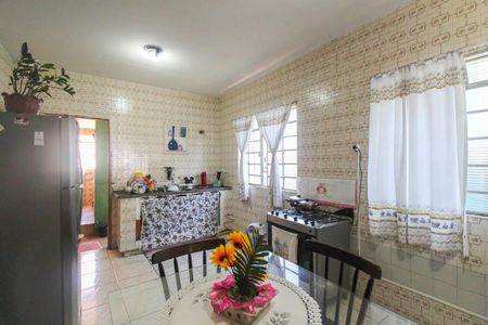 Casa à venda com 2 quartos, 126m² em Vila Sapopemba, São Paulo