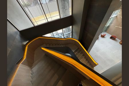 Apartamento à venda com 277m², 3 quartos e 3 vagas Apartamento à venda com 277m², 3 quartos e 3 vagasEscada Hall