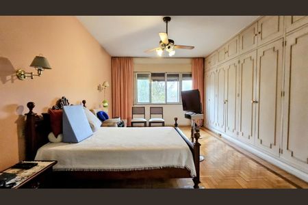 Casa à venda com 370m², 4 quartos e 4 vagas Casa à venda com 370m², 4 quartos e 4 vagasFoto 34