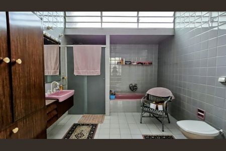 Casa à venda com 370m², 4 quartos e 4 vagas Casa à venda com 370m², 4 quartos e 4 vagasFoto 26