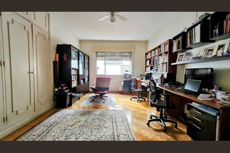 Casa à venda com 370m², 4 quartos e 4 vagas Casa à venda com 370m², 4 quartos e 4 vagasFoto 28