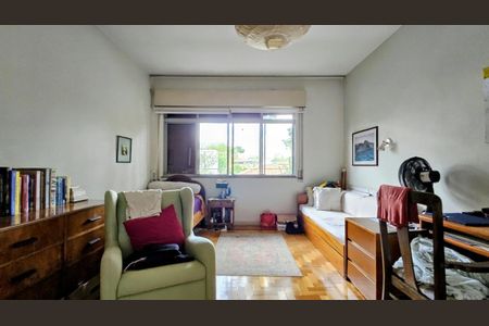 Casa à venda com 370m², 4 quartos e 4 vagas Casa à venda com 370m², 4 quartos e 4 vagasFoto 29