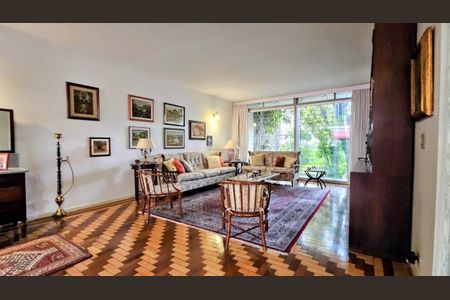 Casa à venda com 370m², 4 quartos e 4 vagas Casa à venda com 370m², 4 quartos e 4 vagasFoto 02